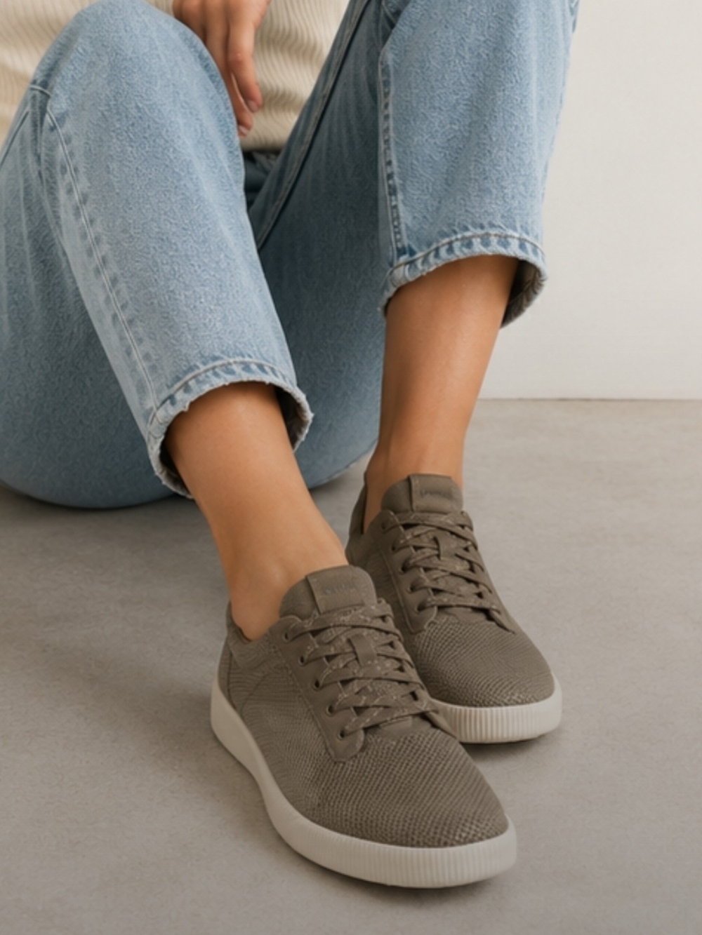 SOREL Women’s Size 9 Low Top Sneakers Taupe Gray Suede Gum Sole NL4090